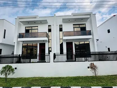4 Bedroom Fully Detached Duplex