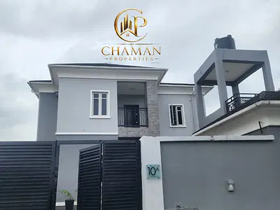 A Luxury Fully Detached 4 Bedroom Duplex with a Room BQ