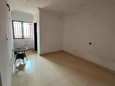 3 Bedroom Flat with a Non En-Suite Room Boys Quarte