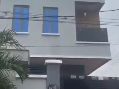 Distress 4 Bedrooms Duplex