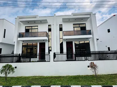 4 Bedrooms Semi Detached Duplex