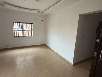 Spacious 3 Bedrooms Apartment Available