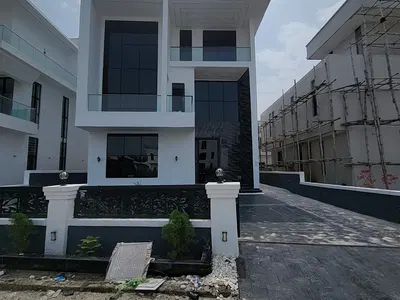 Gorgeous 6 Bedroom Duplex with a BQ, Pool, Cinema