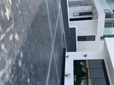 Magnificent 5 Bedroom Duplex with a BQ, Pool, Cinema, Gym