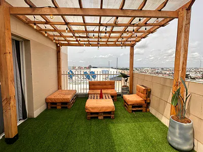 15th Floor 1 Bedroom Penthouse with Large Open Terrace (Cityview)