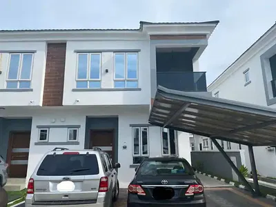 4 Bedroom Semi Detached House Inside an Estate, with a BQ