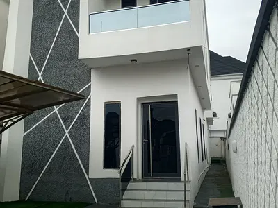 Spacious 5 Bedroom Fully Detached Duplex