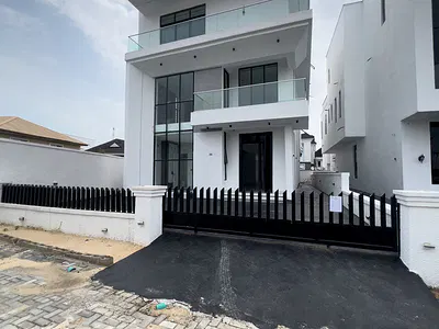 5 Bedroom Luxury Duplex