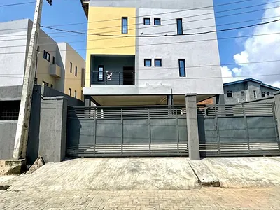 Distress 2 Bedroom Apartment