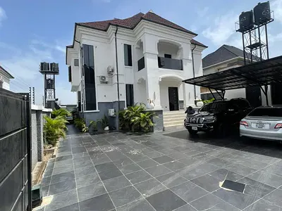 Luxury 4 Bedroom Duplex with 2 Parlours, Ante Room with Visitors Toilet
