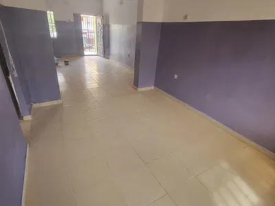 Sharp and Spacious 3 Bedroom Flat