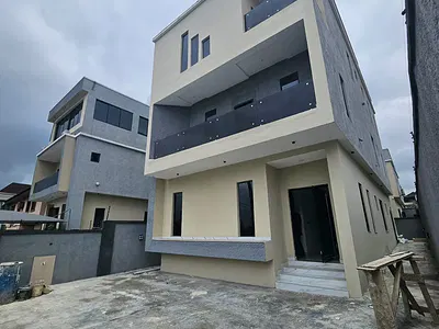 Tastefully Finished 5 Bedroom Duplex with BQ
