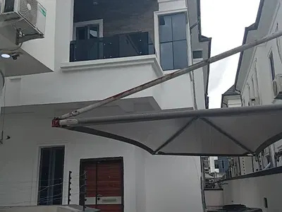 Well Renovated 4 Bedroom Semi Detached Duplex with BQ