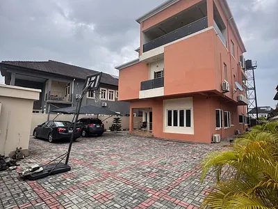 Exclusive 5 Bedroom Fully Detached House