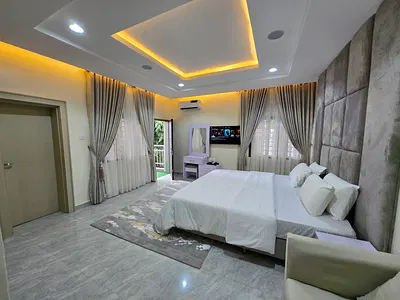 Luxury One Bedroom with Balconies/Snooker Board