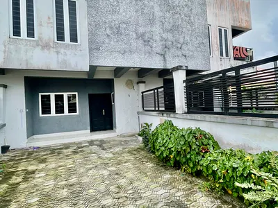 Super Deal for Fastest Fingers: 4 Bedroom House in Serene Surroundings