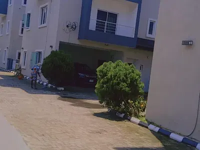 Beautiful 3 Bedroom Terrace with a BQ