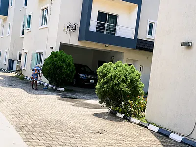 Beautiful 3 Bedroom Terrace with a BQ