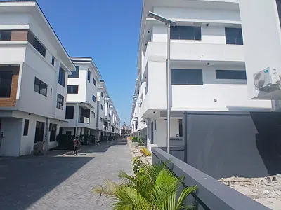 Luxury 4 Bedroom Terraced Duplex with Excellent Facility