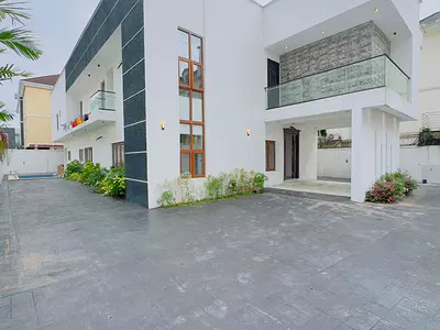Stunning 6 Bedroom Fully Detached Duplex Plus BQ and Swimming Pool