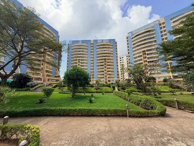 Luxury 3 Bedroom Apartment with Pool and Gym