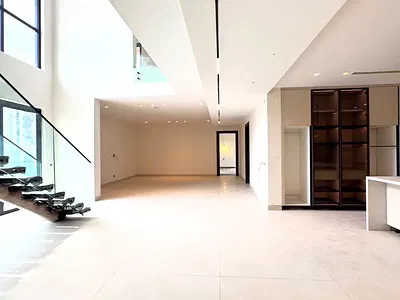 Four Bedroom Maisonette Penthouse with BQ