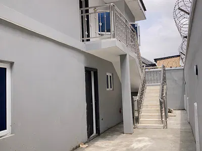 Very Beautiful Well Modified 2 Bedroom Flat Upstairs