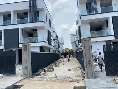 5 Bedroom Semi Detached Dupelx with Office and BQ