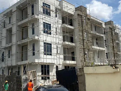 3 Bedroom Flats, All Rooms En-Suite with Swimming Pool and Gym. Smart