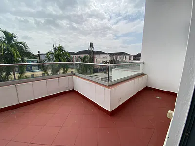 4-Bedroom Terraced House with BQ & Private Courtyard