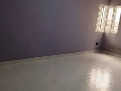 Spacious Serviced Unfurnished 3 Bedroom Apartment (Upstairs)