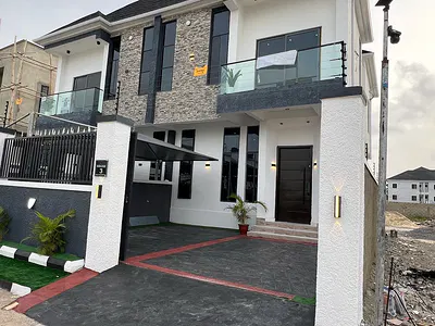 4 Bedroom Semi Detached Duplex with En-Suite Bedrooms
