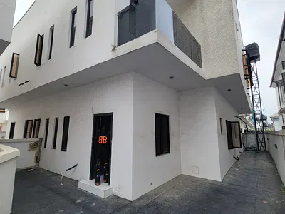 Sharp and Serene 4-Bedroom Detached Duplex
