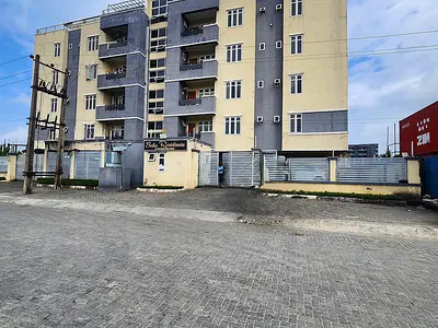 Serviced 3 Bedroom Apartment with En-Suite Rooms