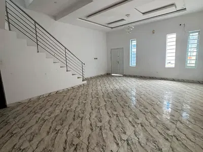 4 Bed Duplex