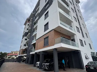 Luxurious 3 Bedroom Flat with a BQ on 6th Floor