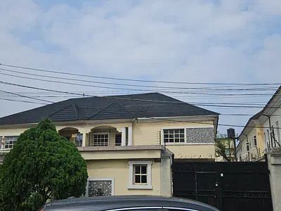 Spacious 5 Bedrooms Semi-Detached Duplex with 2 Room BQ