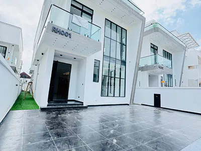 Brand New Massive 5 Bedroom Luxury Home