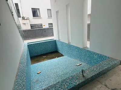 5 Bedroom Home