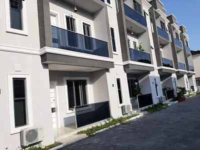 Serviced with 24/7 Power Supply 4 Bedroom En-Suite Townhouse