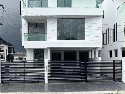 5 Bedroom Fully Detached Duplex with BQ & Pool