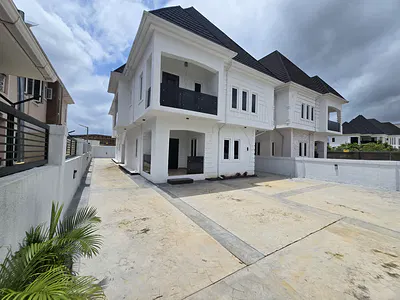 Luxury 5 Bedroom Duplex