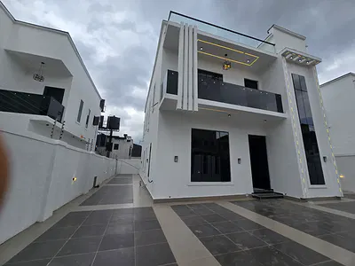 Luxury 4 Bedroom Duplex