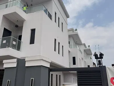 Spaciously Built 5 Bedroom Fully Detached Duplex with BQ and Swimming