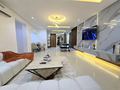 Home Sweet Home: Gorgeous 3 Bedroom Up for Grabs!