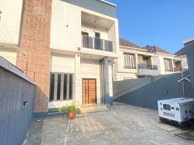 4 Bedroom Semi Detached House with BQ
