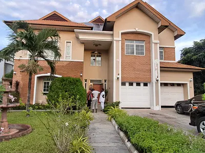 Beautiful 5 Bedroom Fully Detached