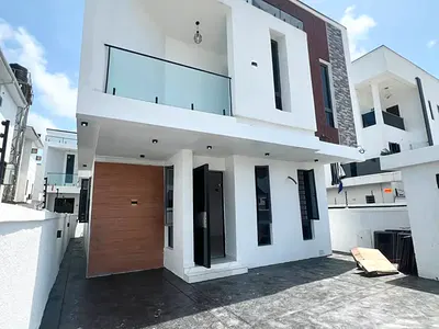 Exquisite Brand-New Spacious Contemporary 5-Bedroom Duplex with BQ
