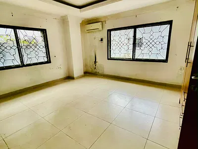 Luxury 3 Bedroom Apartment with Jetty, Beach Front, Gym, Pool and BQ