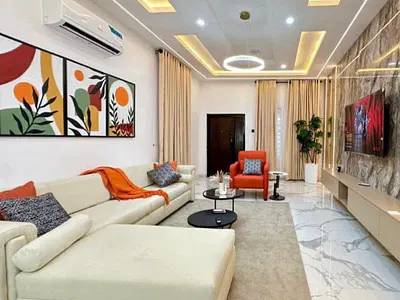 Luxurious 3 Bedroom Duplex with a Spacious Living Room, Private